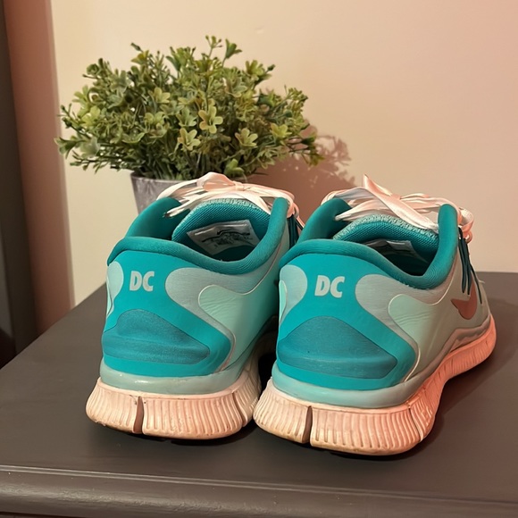 RARE Limited edition, Nike free 5.0 We run DC 2013 Tiffany blue, women’s size 6 - Picture 6 of 10